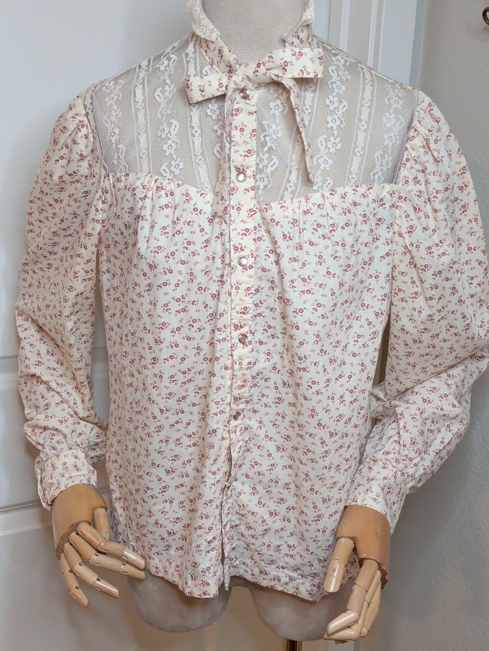Vintage 70s Prairie blouse Pearl Snap Burgundy Calico High Collar Lace Inset S